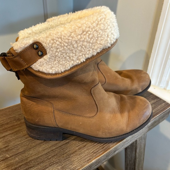 UGG Shoes - UGG Aldon boot
